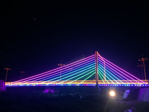 宜川橋梁亮化
